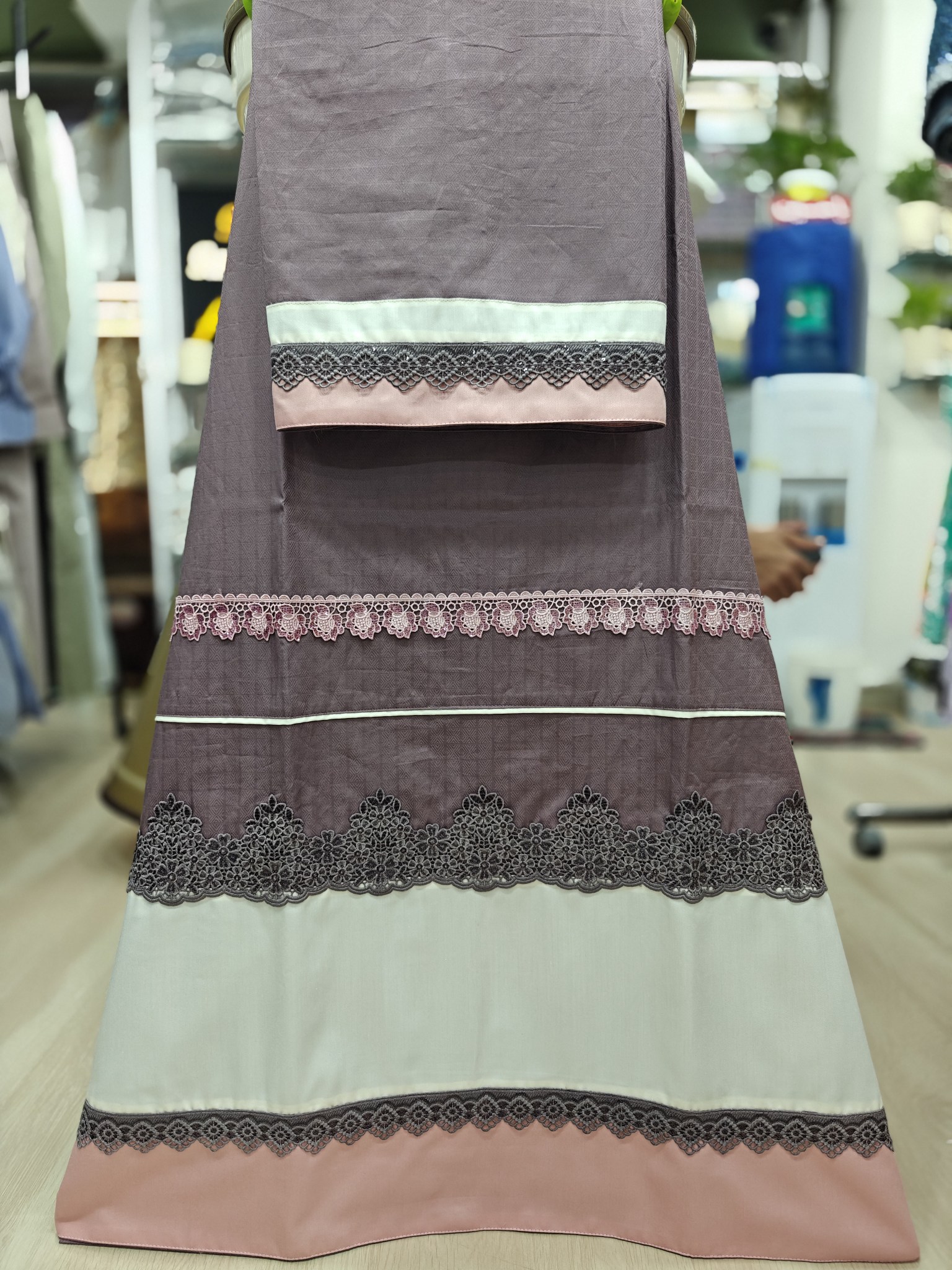 Mauve Lacing Rida Mauve Lacing Rida
